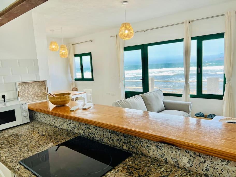 Apartment Frontsea House Famara