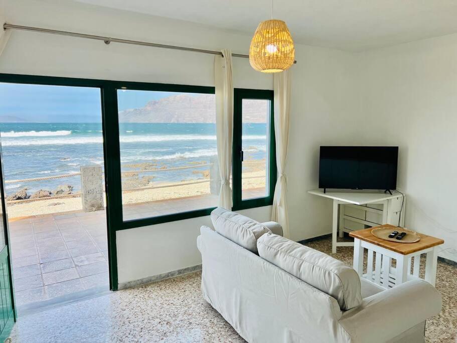 Frontsea House *